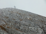 83 zoom alla vetta, mentre piove e tira vento...